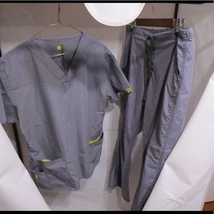 Spread Good Cheer Gray scrub set Size M